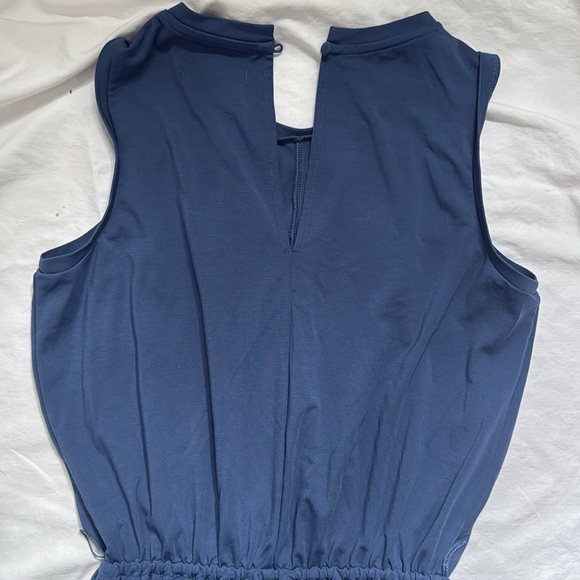 Banana Republic Blue Sleeveless Jumpsuit. Size 6 - Picture 8 of 9